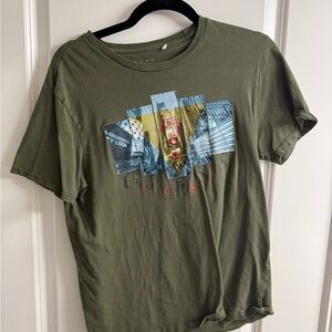 Guess Olive Graphic T-Shirt